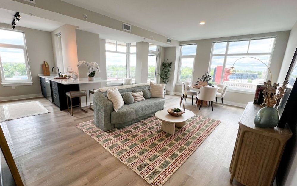 C1 - 3 bedroom floorplan layout with 2 bathrooms and 1439 square feet (Grand Living Room)