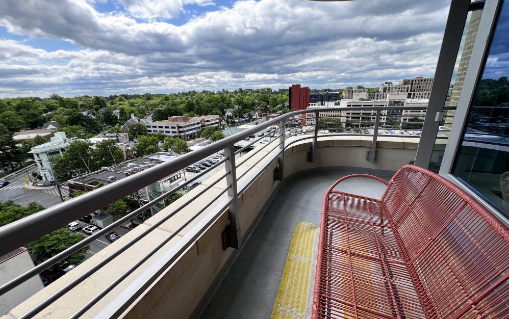 C1 - 3 bedroom floorplan layout with 2 bathrooms and 1439 square feet (Expansive Corner Terrace)