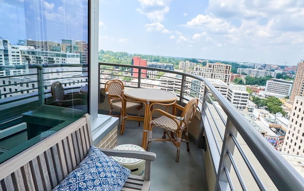 Downtown Bethesda luxury 3 bedroom apartments