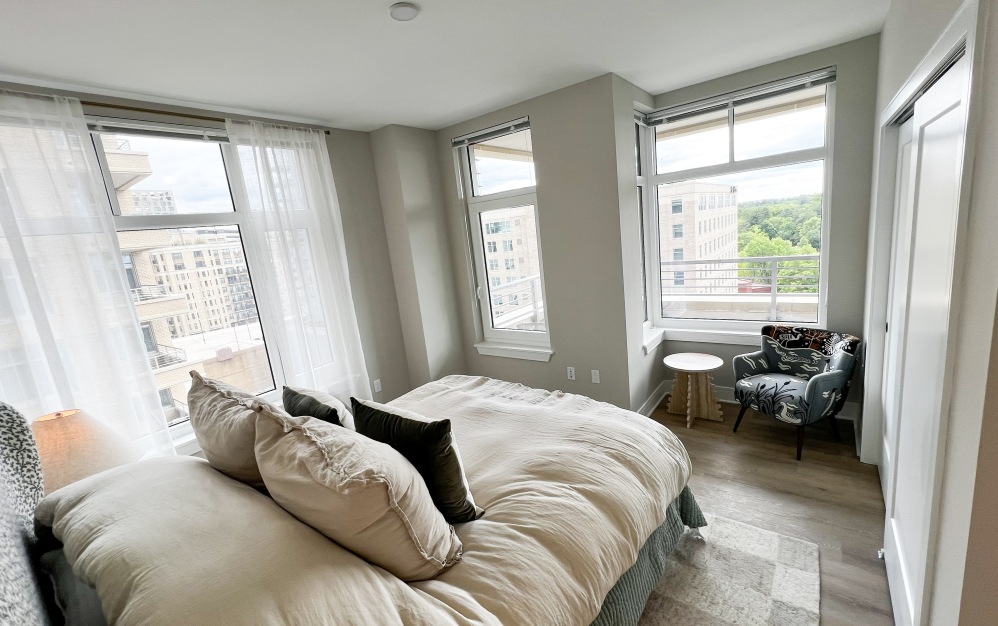 C1 - 3 bedroom floorplan layout with 2 bathrooms and 1439 square feet (Primary Suite Retreat)