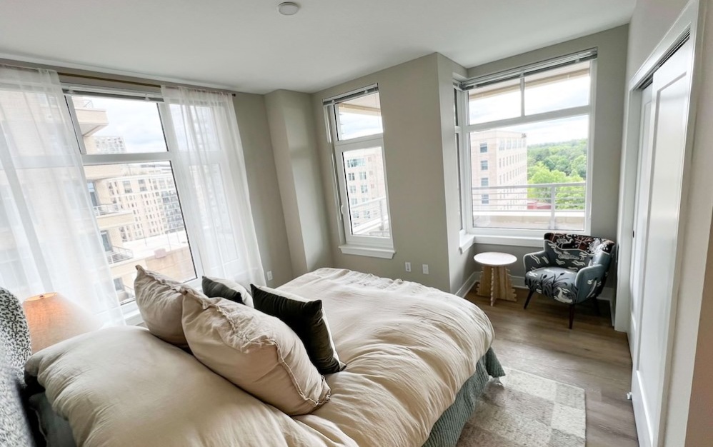 C1 - 3 bedroom floorplan layout with 2 bathrooms and 1439 square feet (Primary Suite Retreat)