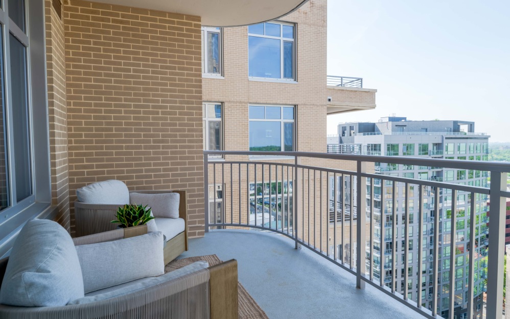 672 Sq. Ft. Luxury Apartment in Downtown Bethesda