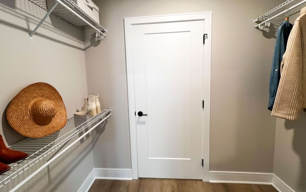 C1 - 3 bedroom floorplan layout with 2 bathrooms and 1439 square feet (Oversized Walk-In Closet)